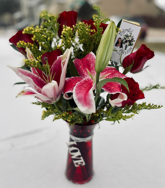 Half a Dozen Roses W/ Lily