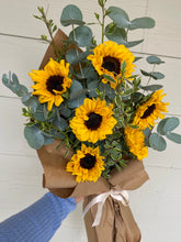 Load image into Gallery viewer, Sweet Sunflower Bouquet

