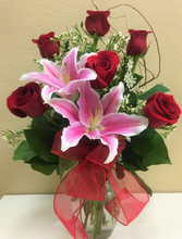 Load image into Gallery viewer, Half a Dozen Roses W/ Lily

